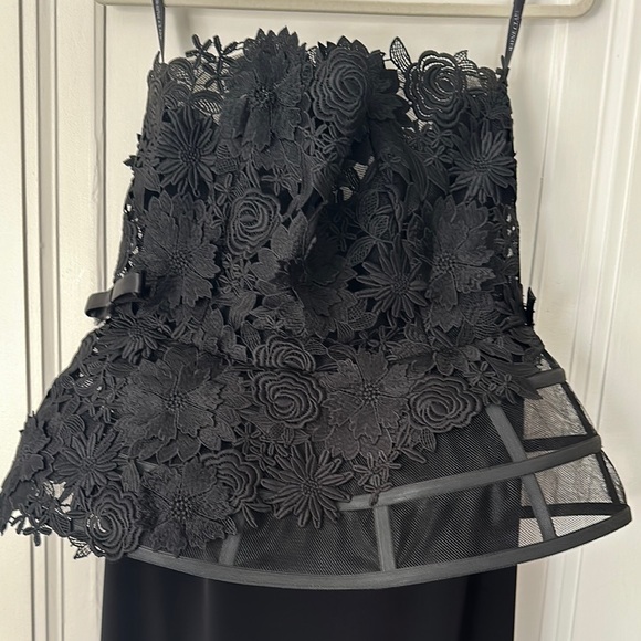 Wayne Clark gorgeous Black Lace Sheath Dress with Embellished Bodice - Picture 4 of 8